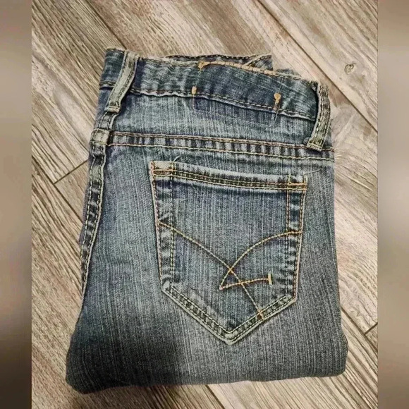 Amethyst Jeans - Picture 5 of 5